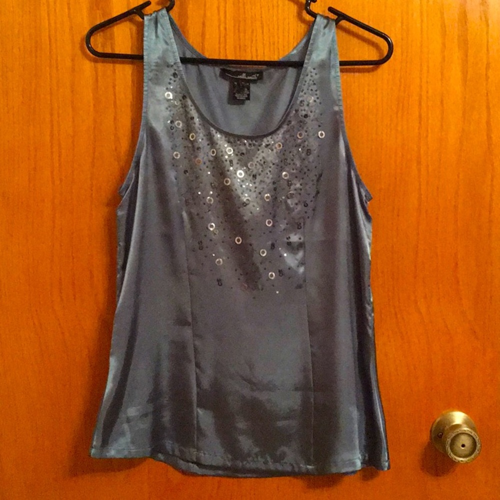 Beautiful teal tank top, silky shinny material